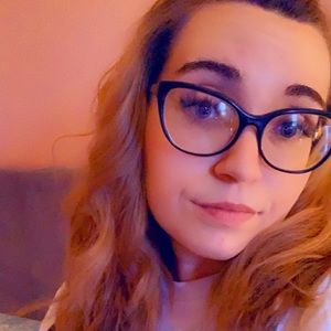 Meet your Posher, Briana